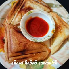 A picture of Shami kabab sandwich 🥪.