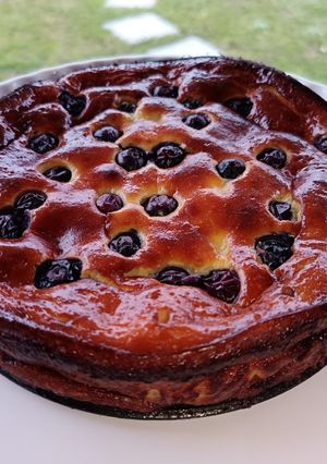 A picture of Ricotta and Blueberry Cake.