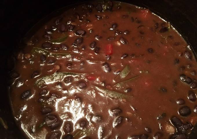 Recipe of Favorite Black bean &amp; peppers soup 🥣!