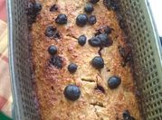 Una foto de budin de banana y mantequilla de mani