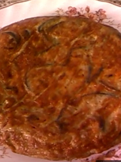 Una foto de Tortilla de berenjena y cebolla