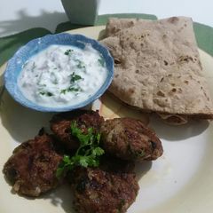 A picture of Kachay keemay kay kabab.