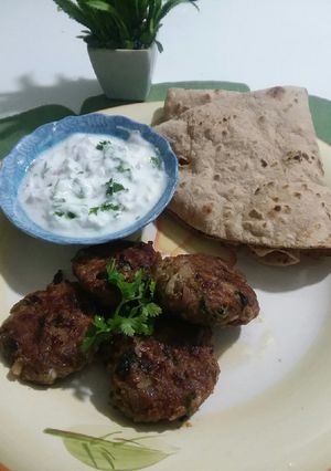 A picture of Kachay keemay kay kabab.