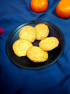 ऑरेंज कुकीज़ (Orange Cookies recipe in Hindi) रेसिपी मुख्य फोटो