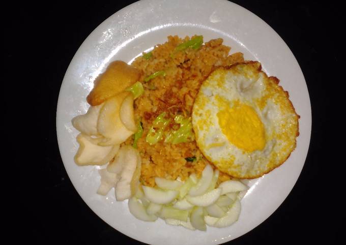 Resep Nasi goreng (memanfaatkan: sambel,kecap,saos dari bakso), Lezat