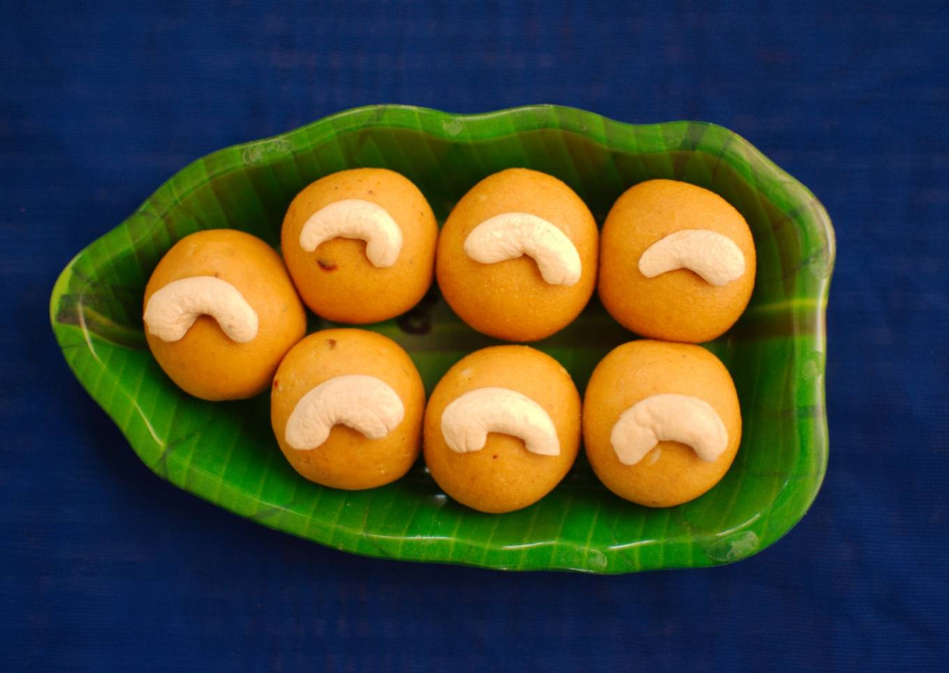 Besan ka laddu