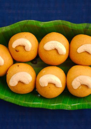 A picture of Besan ka laddu.