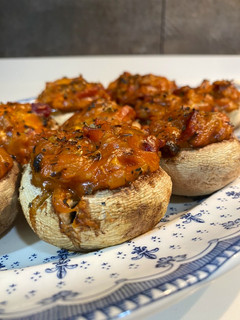 Una foto de Champiñones rellenos de bacon y queso