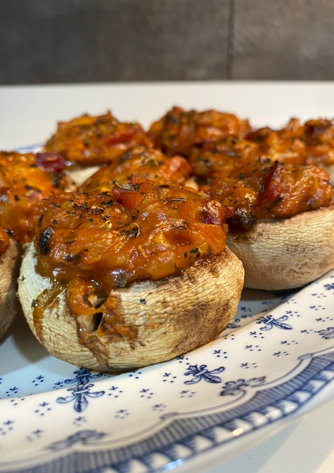 Una foto de Champiñones rellenos de bacon y queso