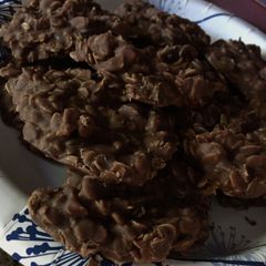 A picture of No Bake Cookies.