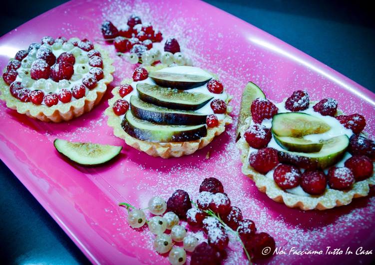 Crostatine con ricotta e frutta fresca