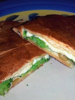 Una foto de Croissant mediterráneo/criollo