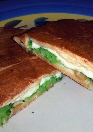 Una foto de Croissant mediterráneo/criollo