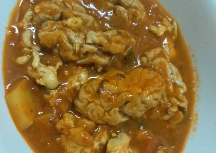 Recipe of Award-winning Goat brain curry#mystaplefood#4wkschallenge