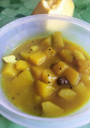 মিষ্টি কুমড়ার পাতলা ঝোল(mishti kumro patla jhol recipe in Bengali) রেসিপির প্রধান ছবি