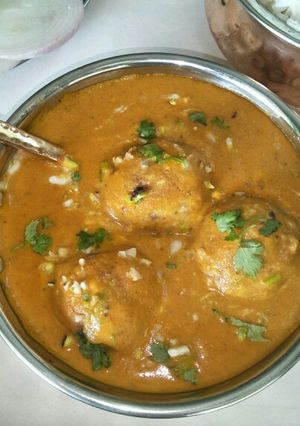A picture of Veg Kofta Curry.