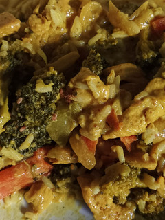Una foto de Pollo al curry estilo thai