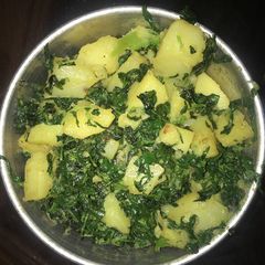 A picture of Dry Aloo Methi.