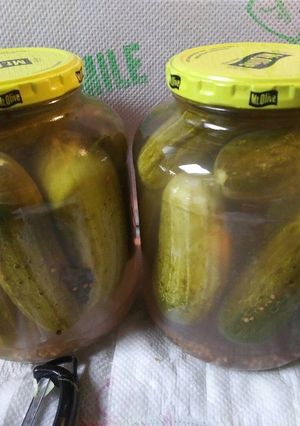 A picture of Pink Hue Pickles.