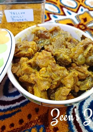 A picture of Khada Masala Gosht with Yellow Chilli Powder.