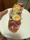 Cherican de jamón y huevos de codorniz