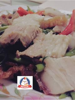 รูปของ ผัดผักบุ้งไฟแรงหมูกรอบ