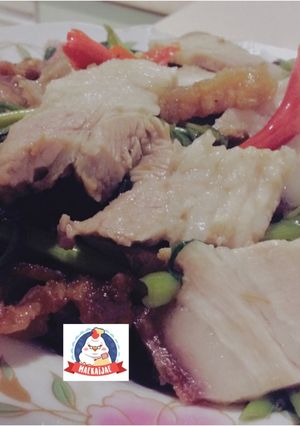 รูปของ ผัดผักบุ้งไฟแรงหมูกรอบ
