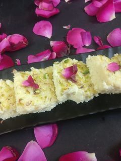 कलाकंद (kalakand recipe in Hindi) रेसिपी मुख्य फोटो