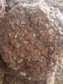 A picture of Peanut butter and banana oat "cookies".