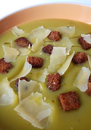 Una foto de Sopa crema de arvejas