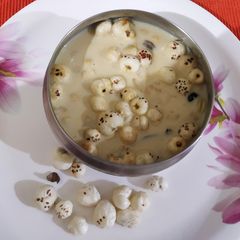 A picture of Gur makhana amrit.