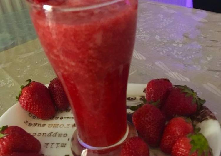 Steps to Make Speedy Strawberry juice
