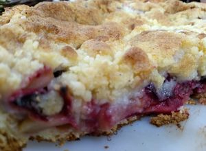 Una foto de Tarta de manzanas y ciruelas