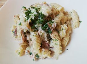 Sonkás fusili, húsvéti sonkából recept fotója
