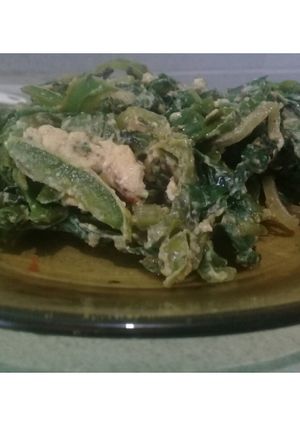Una foto de Revuelto de acelga y morrón verde