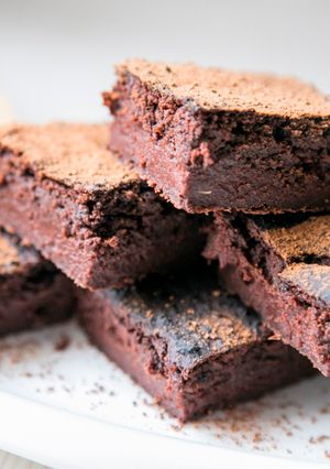 Paleo brownie céklából (gluténmentes, laktózmentes, cukormentes, tojásmentes, vegán) recept fotója