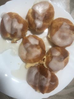 Una foto de Petisú relleno de crema pastelera