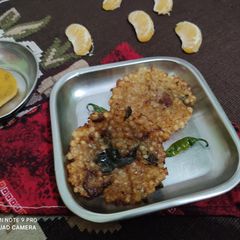 A picture of Sabudana vada.