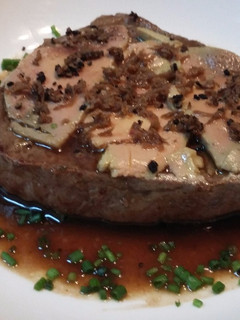 Una foto de Solomillo de ternera al Pedro Ximénez con foie y trufa