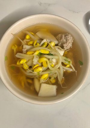 รูปของ ต้มจืดหมูถั่วงอกหัวโต 🍲🍄