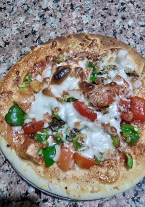 पिज़्ज़ा (pizza recipe in Hindi) रेसिपी मुख्य फोटो