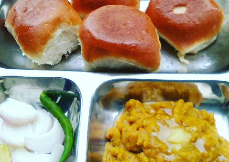 Steps to Make Pav bhaji in 17 Minutes for Mom