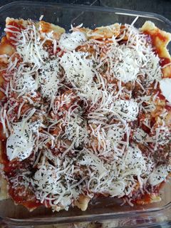 Una foto de Ravioli relleno de 🧀 con salsa de tomate 🍅