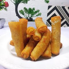 A picture of Spring rolls.