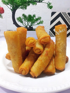 A picture of Spring rolls.