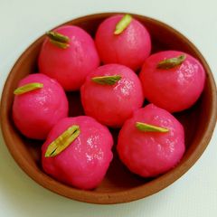 A picture of Gulabi Rasbhari.