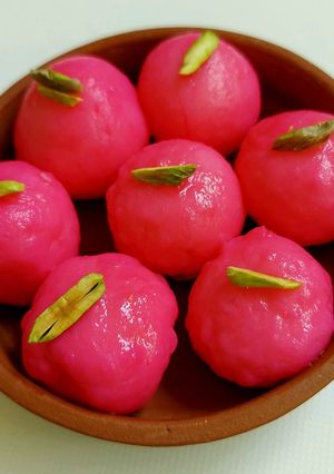 A picture of Gulabi Rasbhari.