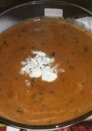 A picture of Daal makhni.