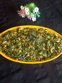 முருங்கைக் கீரை முட்டை பொரியல் (Murungai Keerai Poriyal Recipe in Tamil) செய்முறை முக்கிய புகைப்படம்