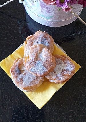 O poză a rețetei Rondele de mere în aluat.